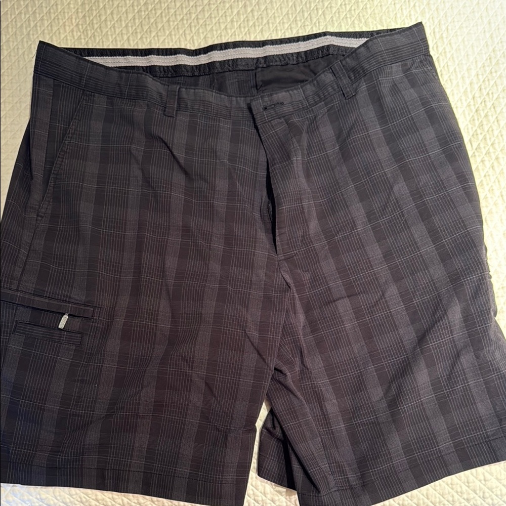 Greg Norman Black and Gray Golf Shorts with Lightweight Fabric